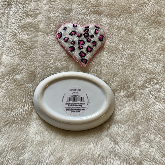 Ceramic Bathroom Set - Picture 9 of 11